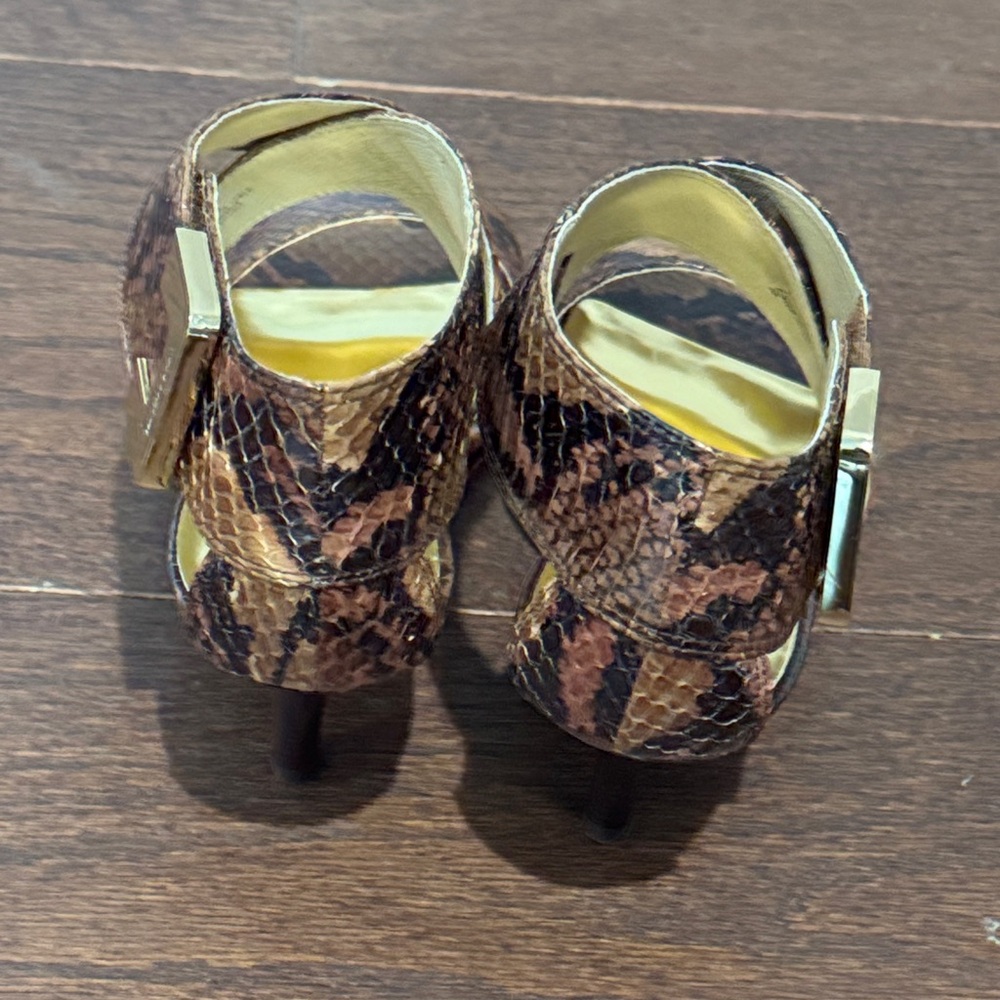 NWT Michael Michael Kors Women’s Beverly Sandal Brown Snakeskin Patterned Size 9 - Picture 3 of 7